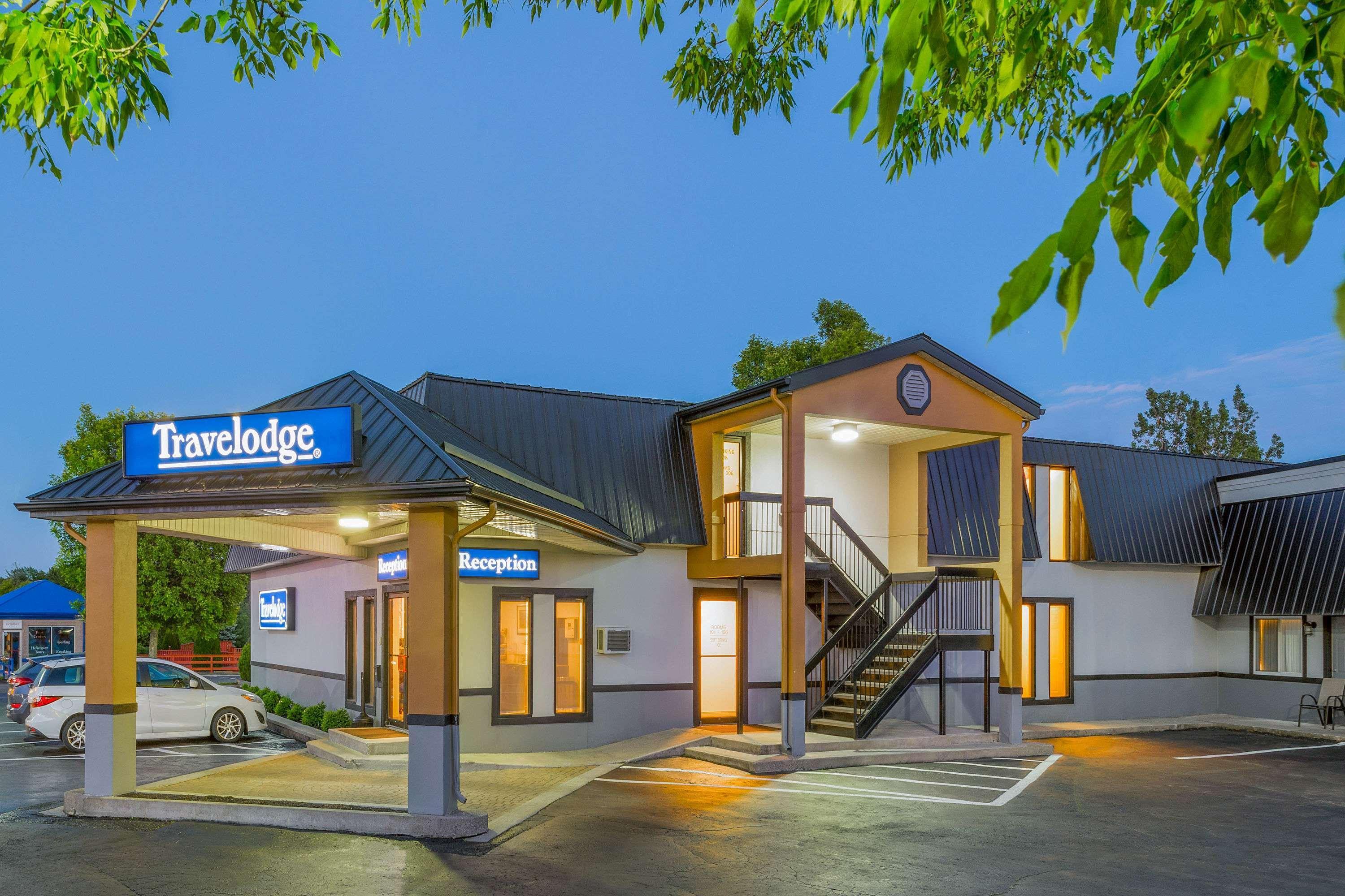 Travelodge By Wyndham Gananoque Esterno foto