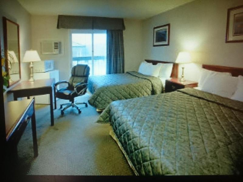 Travelodge By Wyndham Gananoque Esterno foto